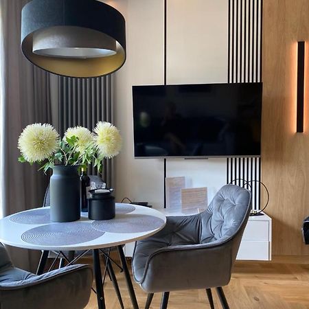 Family & Business Elegant Apartments Ventus IX Wiekow- Centrum Downtown New! Kielce Bagian luar foto