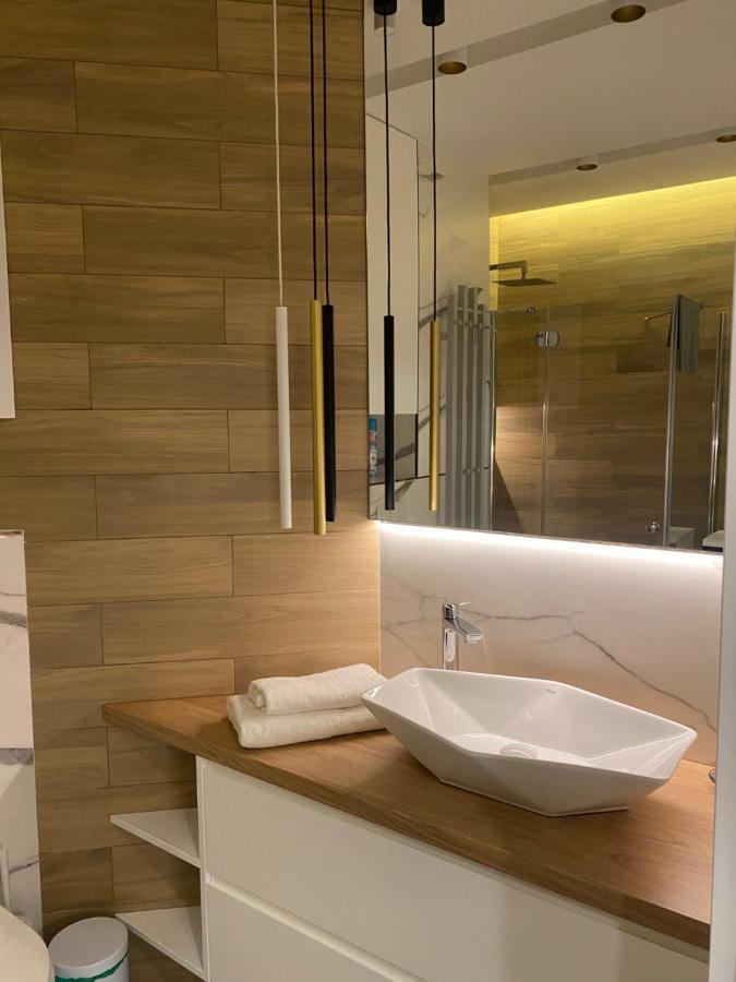 Family & Business Elegant Apartments Ventus IX Wiekow- Centrum Downtown New! Kielce Bagian luar foto