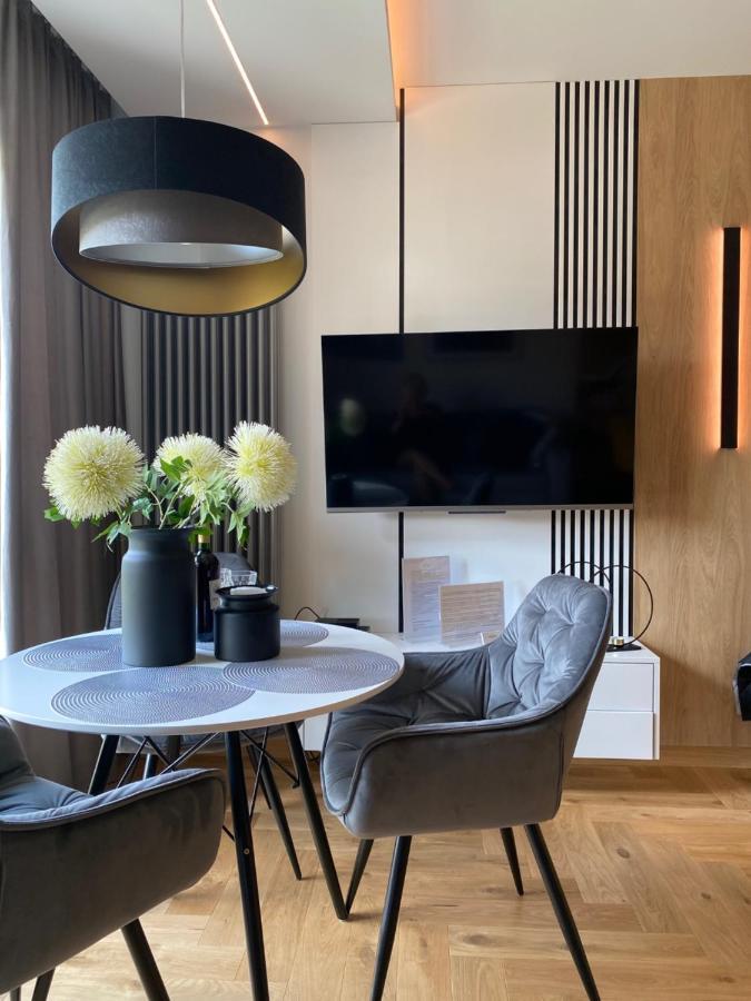 Family & Business Elegant Apartments Ventus IX Wiekow- Centrum Downtown New! Kielce Bagian luar foto